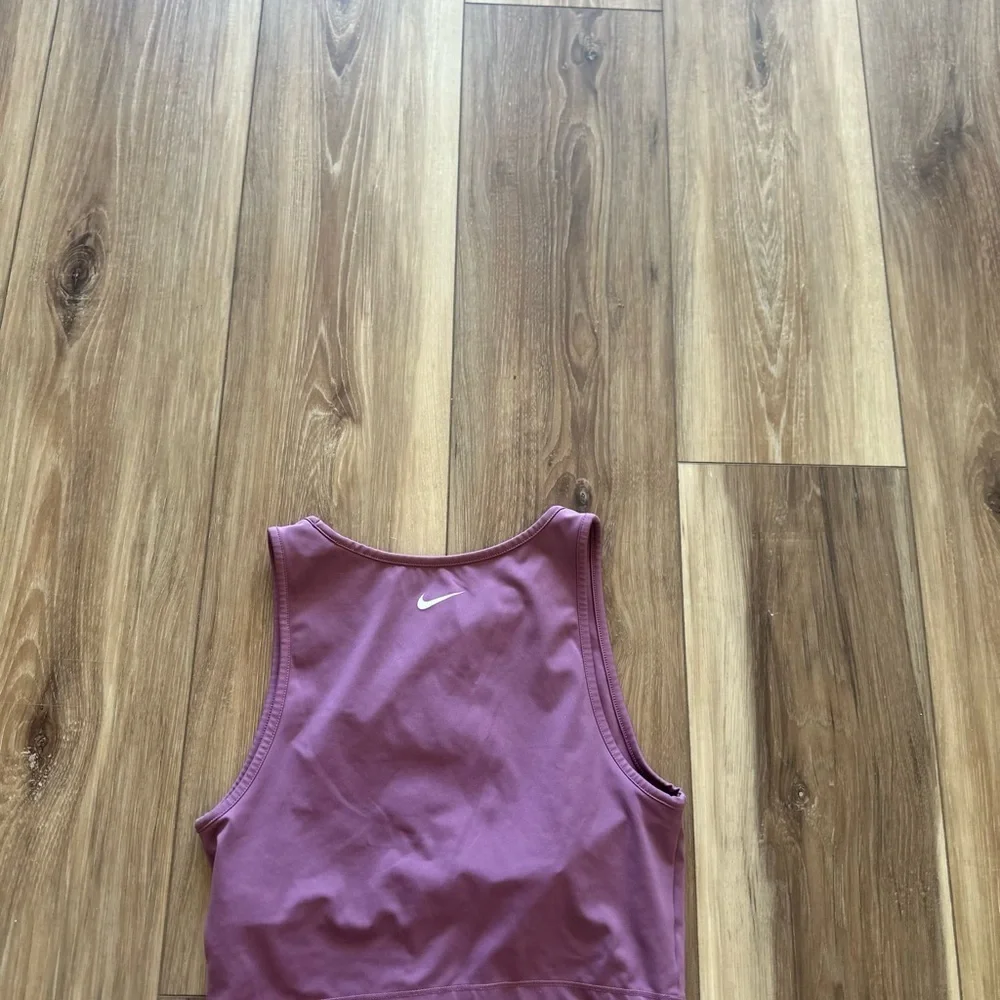 Nike Pro women’s dri fit cropped Athletic Tank size small